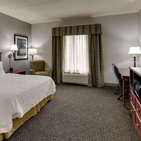 Hampton Inn & Suites Indianapolis-Airport Екстер'єр фото