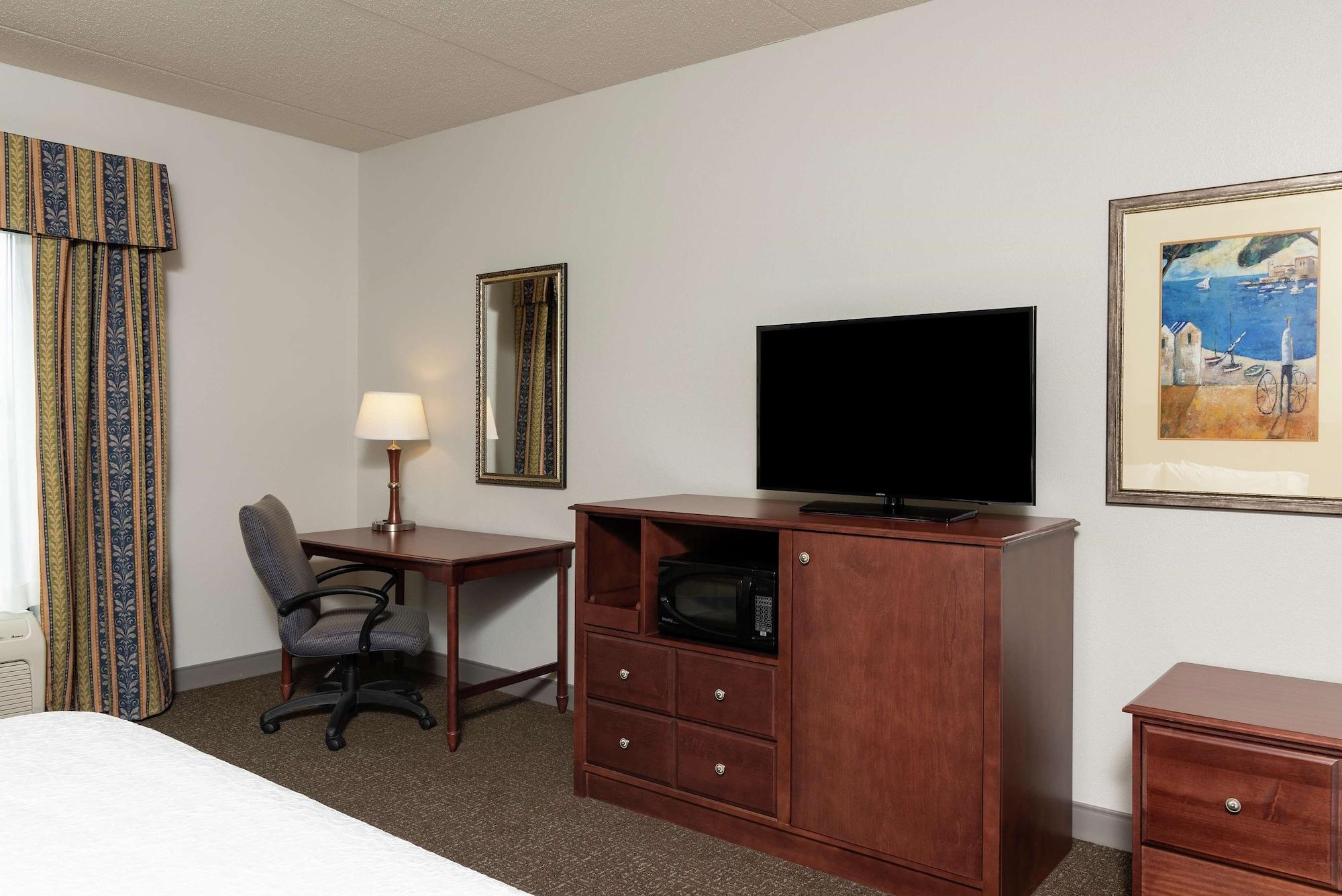 Hampton Inn & Suites Indianapolis-Airport Екстер'єр фото