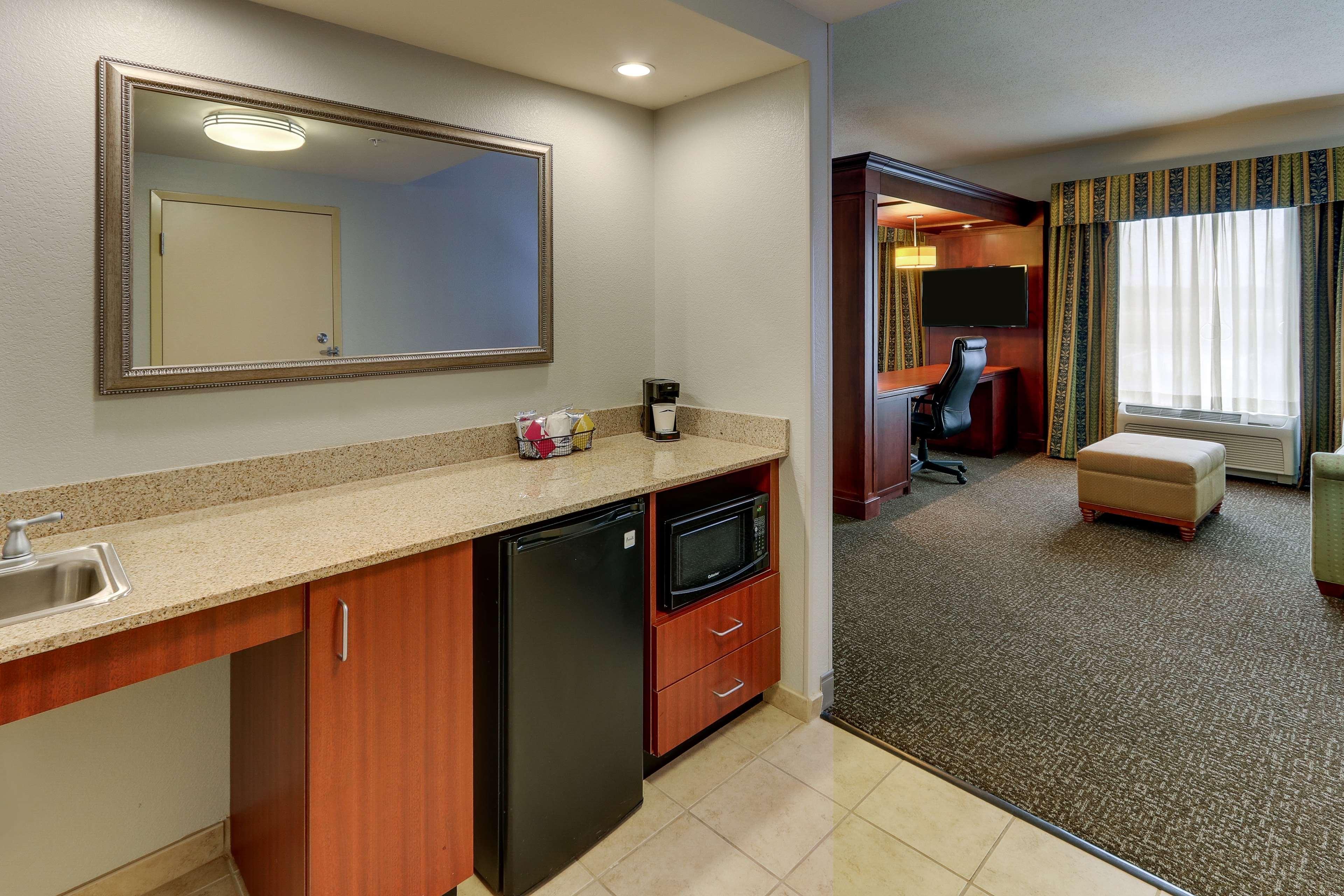 Hampton Inn & Suites Indianapolis-Airport Екстер'єр фото