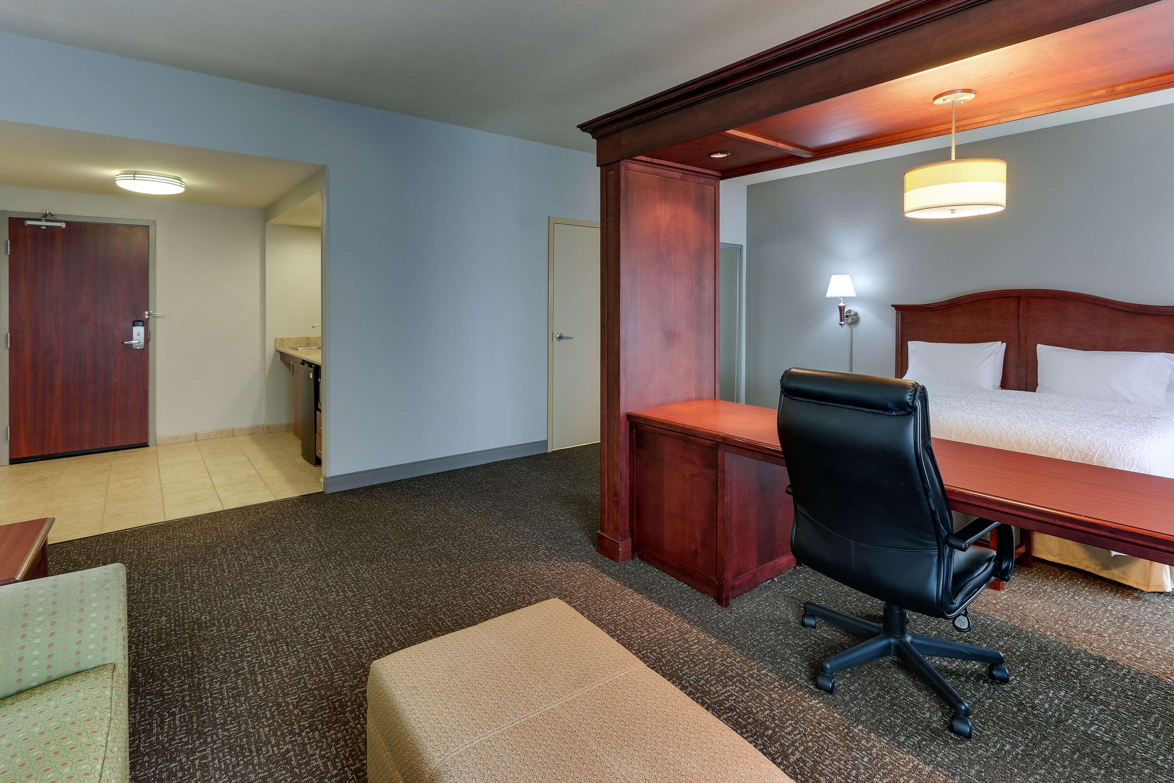 Hampton Inn & Suites Indianapolis-Airport Екстер'єр фото