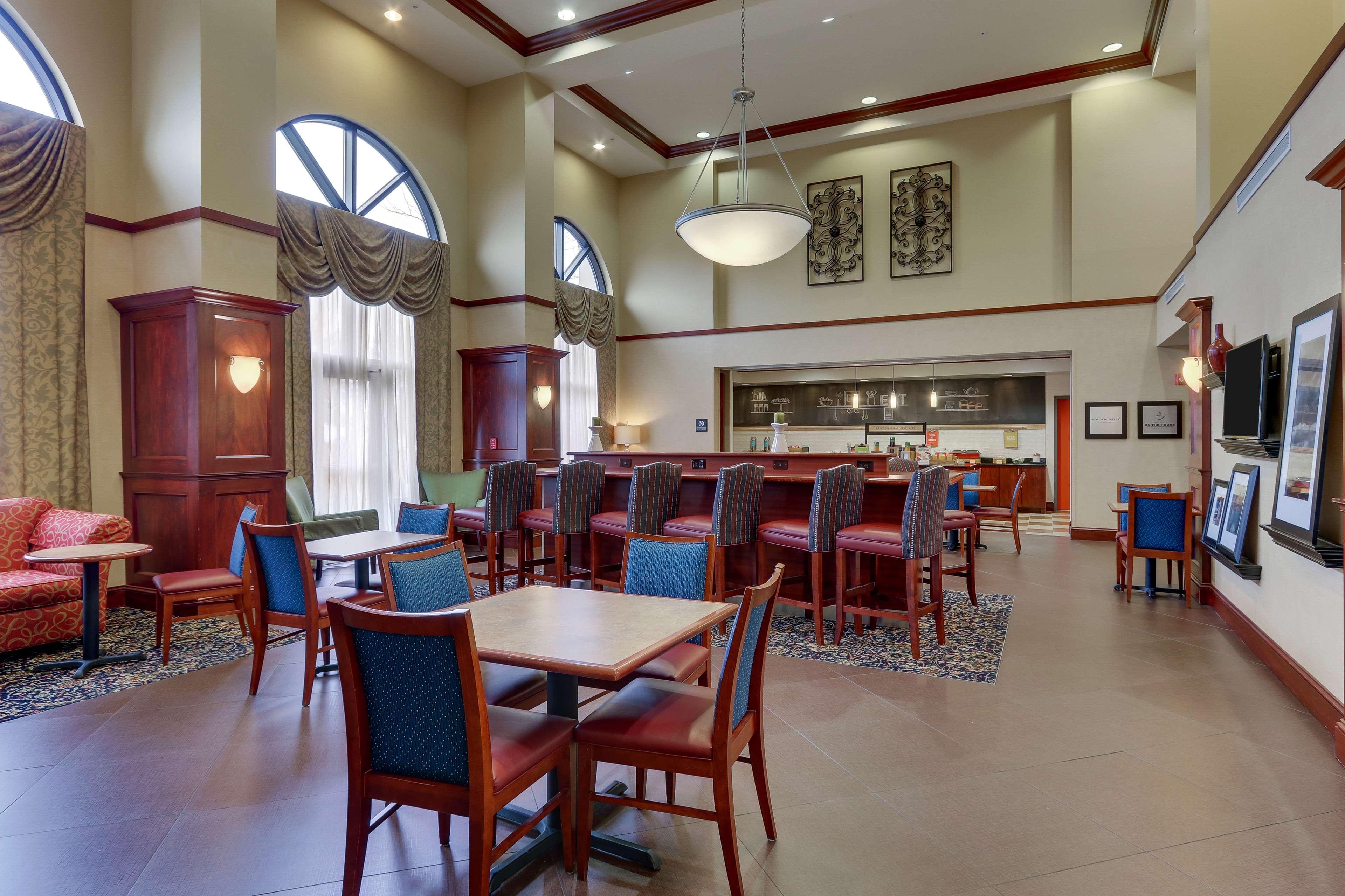 Hampton Inn & Suites Indianapolis-Airport Екстер'єр фото