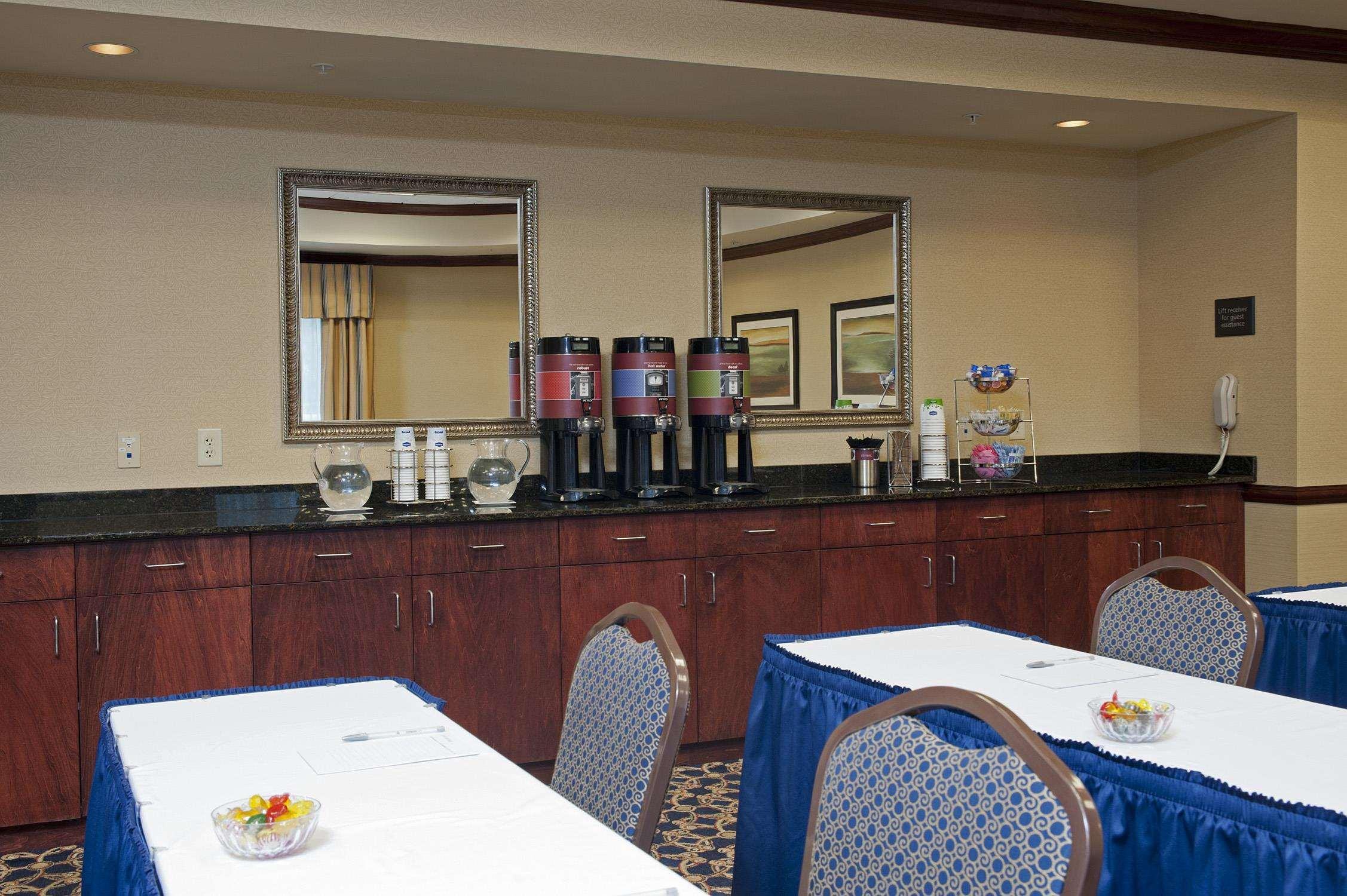 Hampton Inn & Suites Indianapolis-Airport Ресторан фото