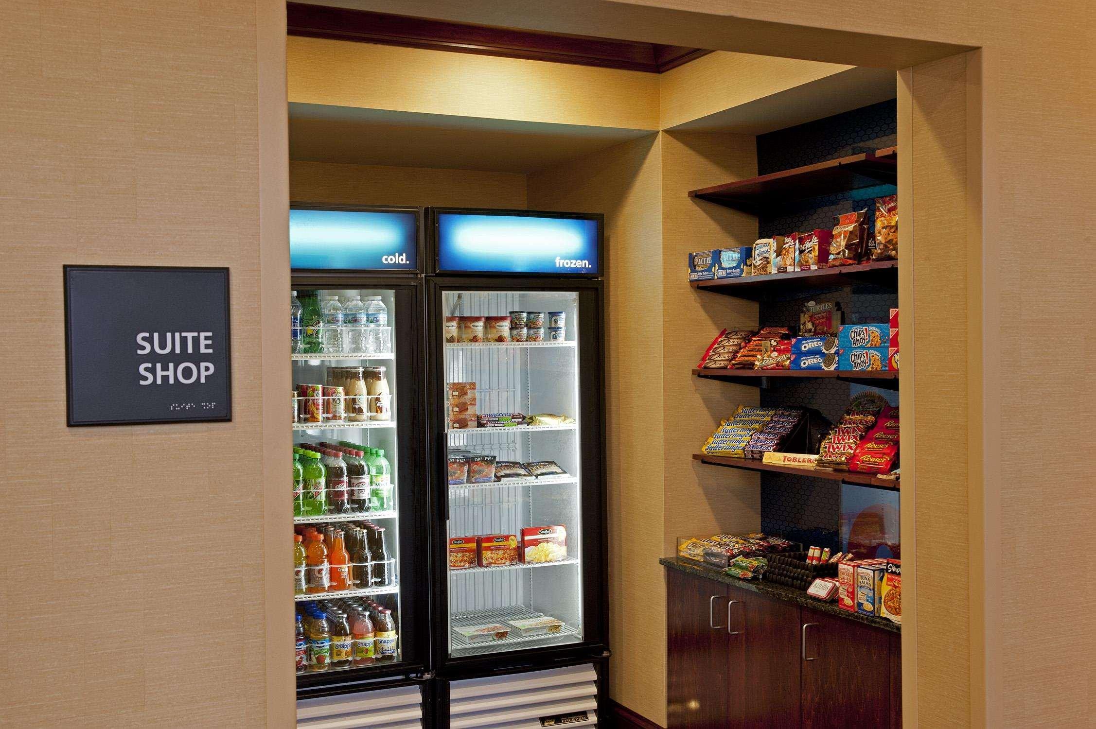 Hampton Inn & Suites Indianapolis-Airport Зручності фото