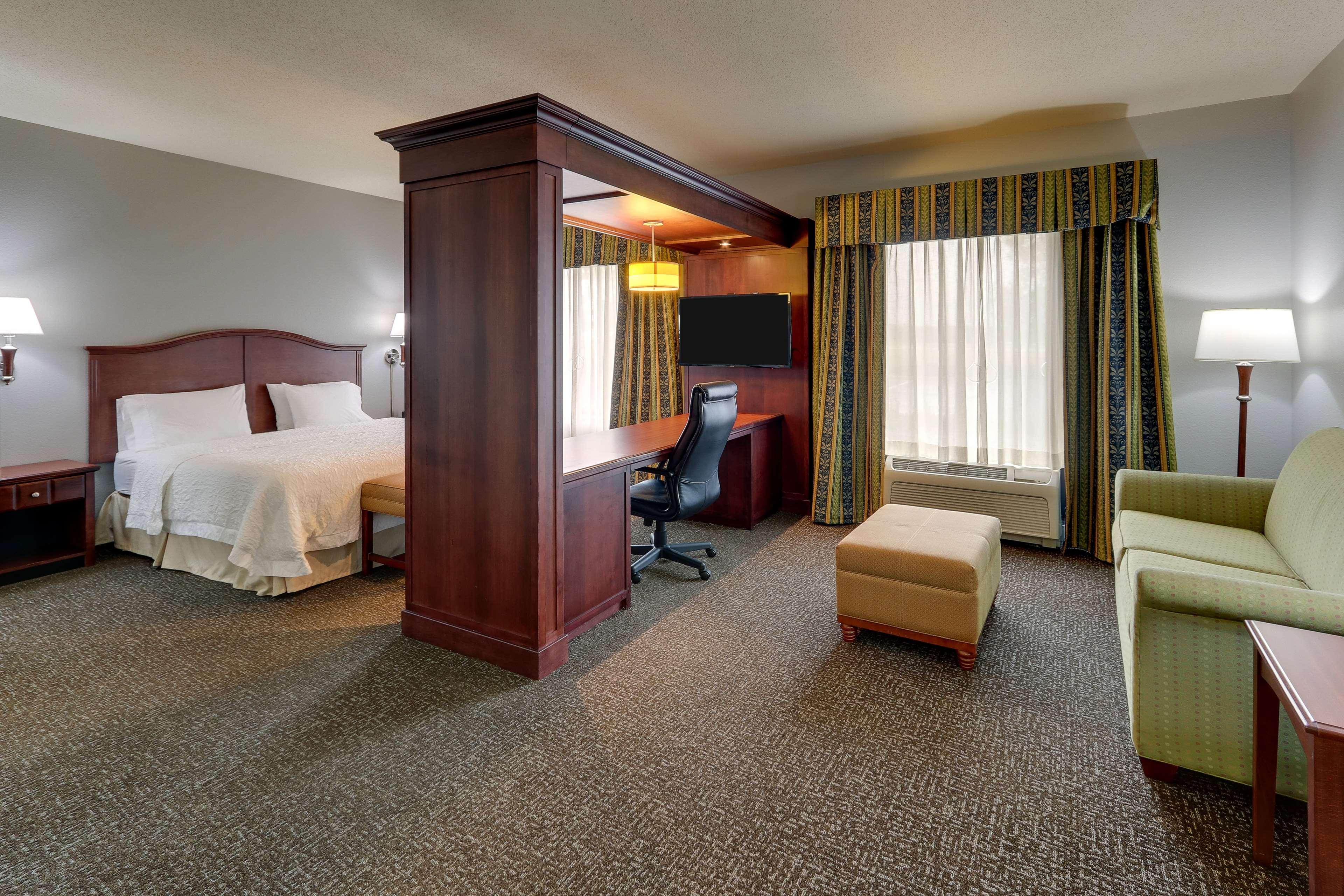 Hampton Inn & Suites Indianapolis-Airport Екстер'єр фото