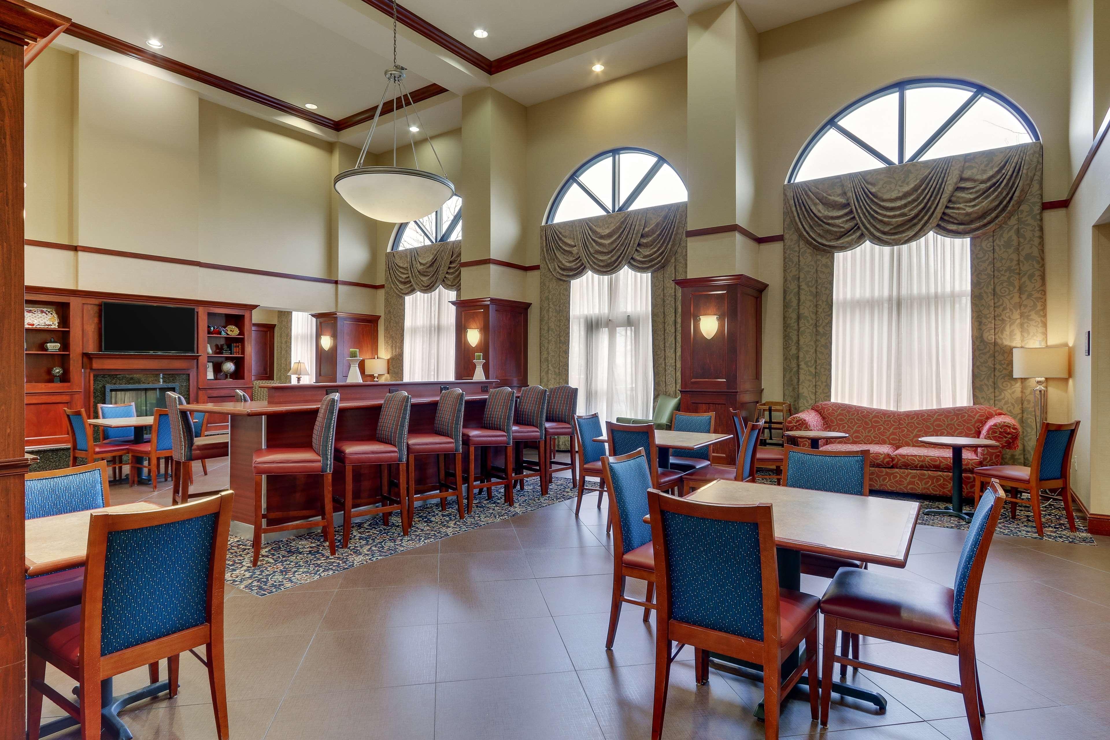 Hampton Inn & Suites Indianapolis-Airport Екстер'єр фото