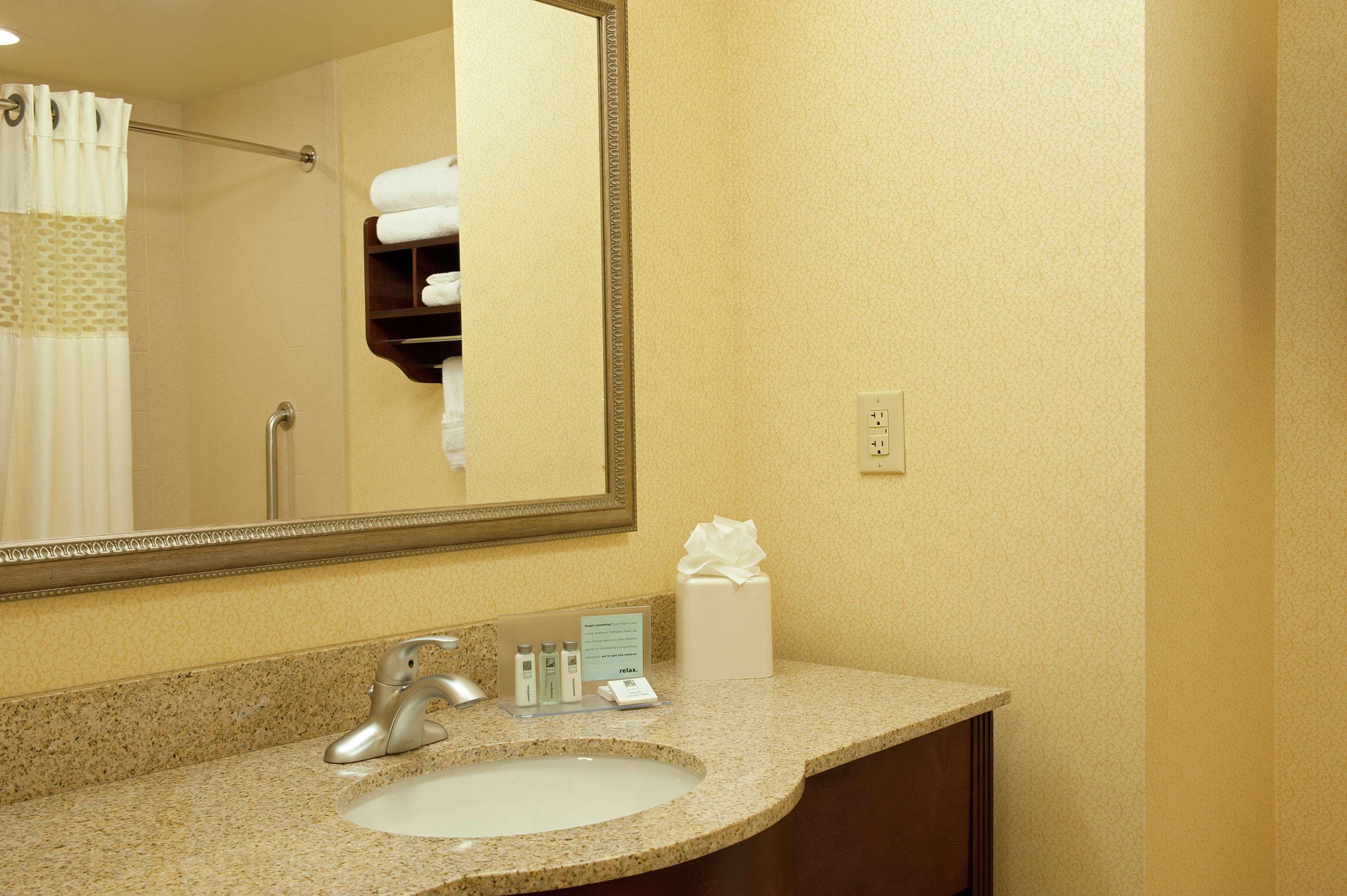 Hampton Inn & Suites Indianapolis-Airport Екстер'єр фото