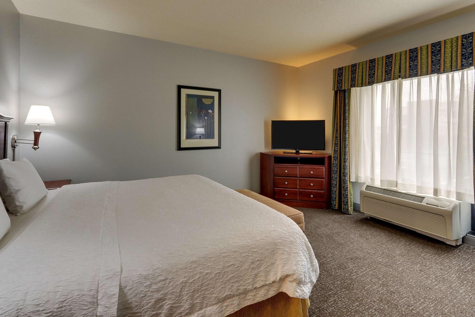 Hampton Inn & Suites Indianapolis-Airport Екстер'єр фото