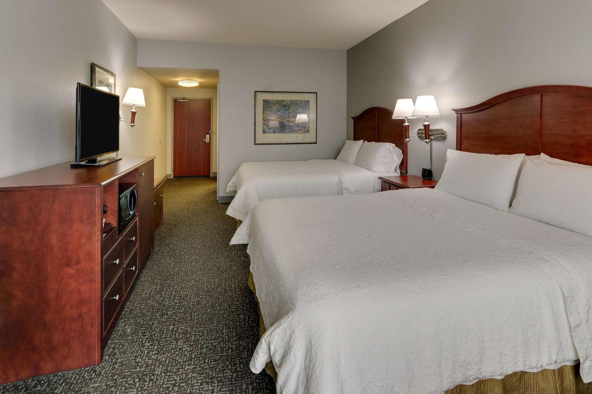 Hampton Inn & Suites Indianapolis-Airport Екстер'єр фото