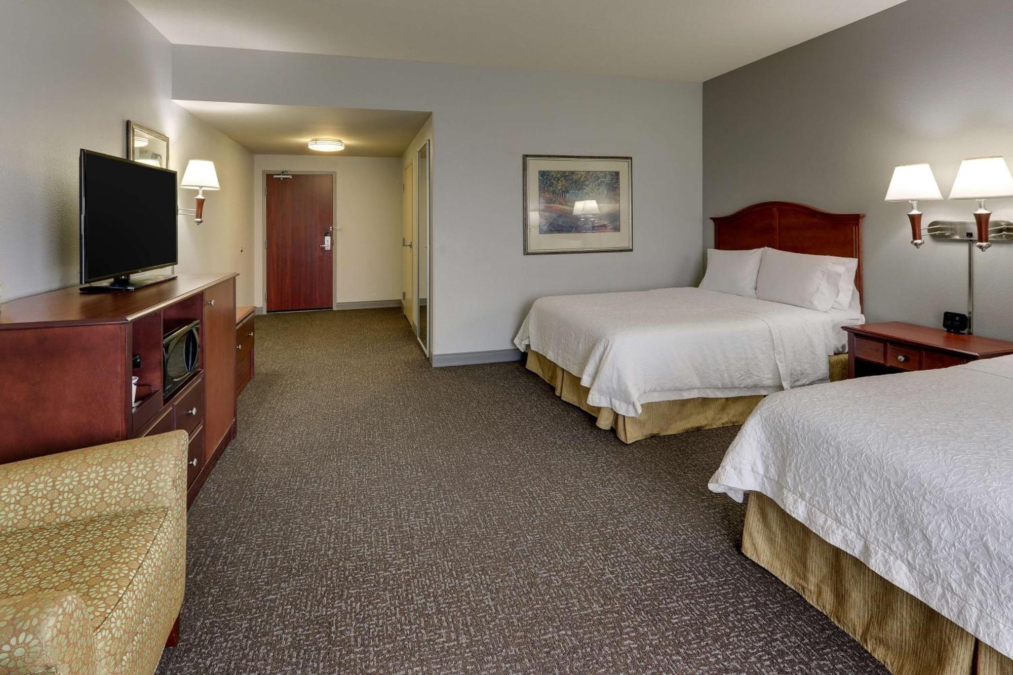 Hampton Inn & Suites Indianapolis-Airport Екстер'єр фото