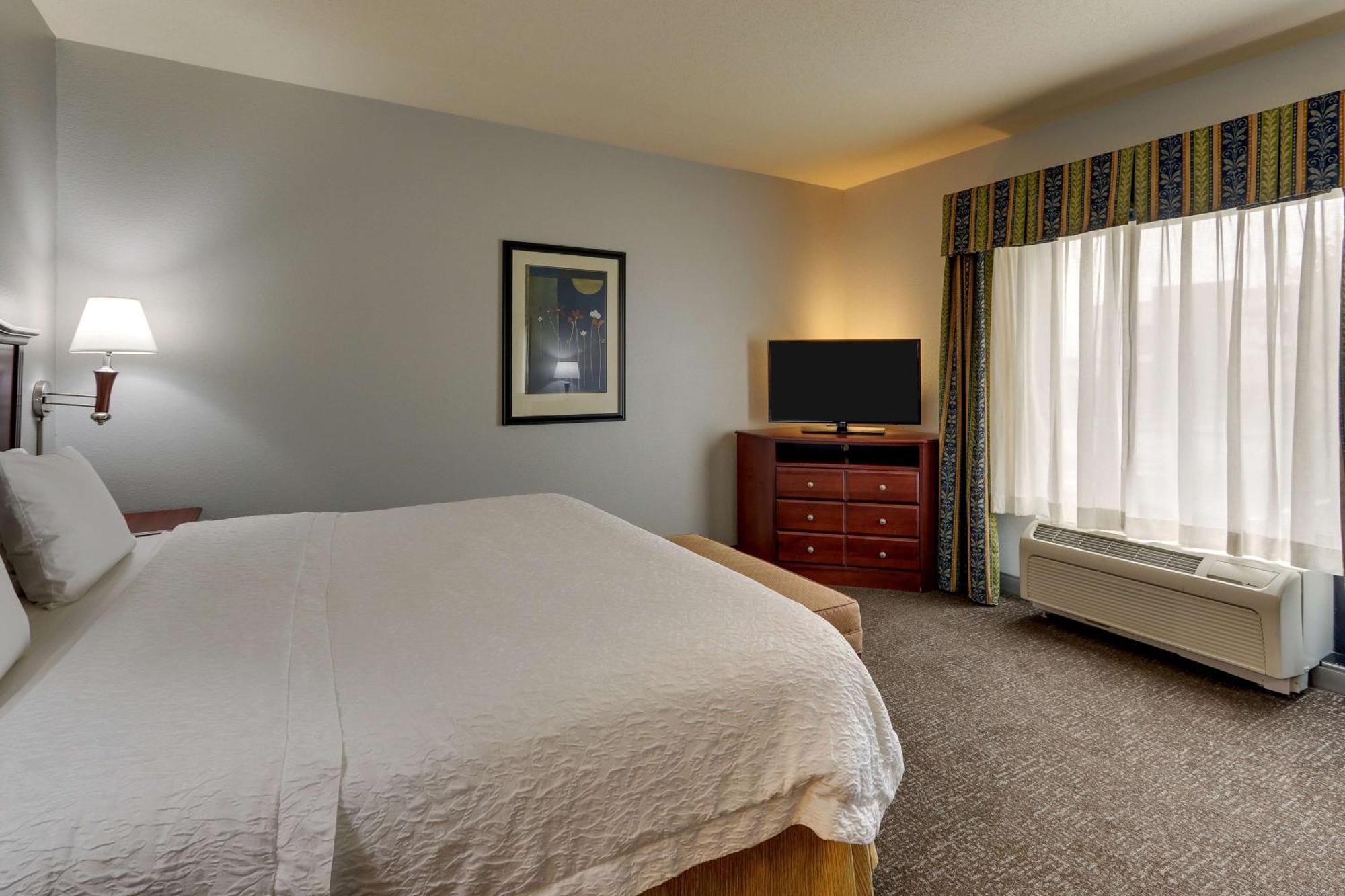 Hampton Inn & Suites Indianapolis-Airport Екстер'єр фото