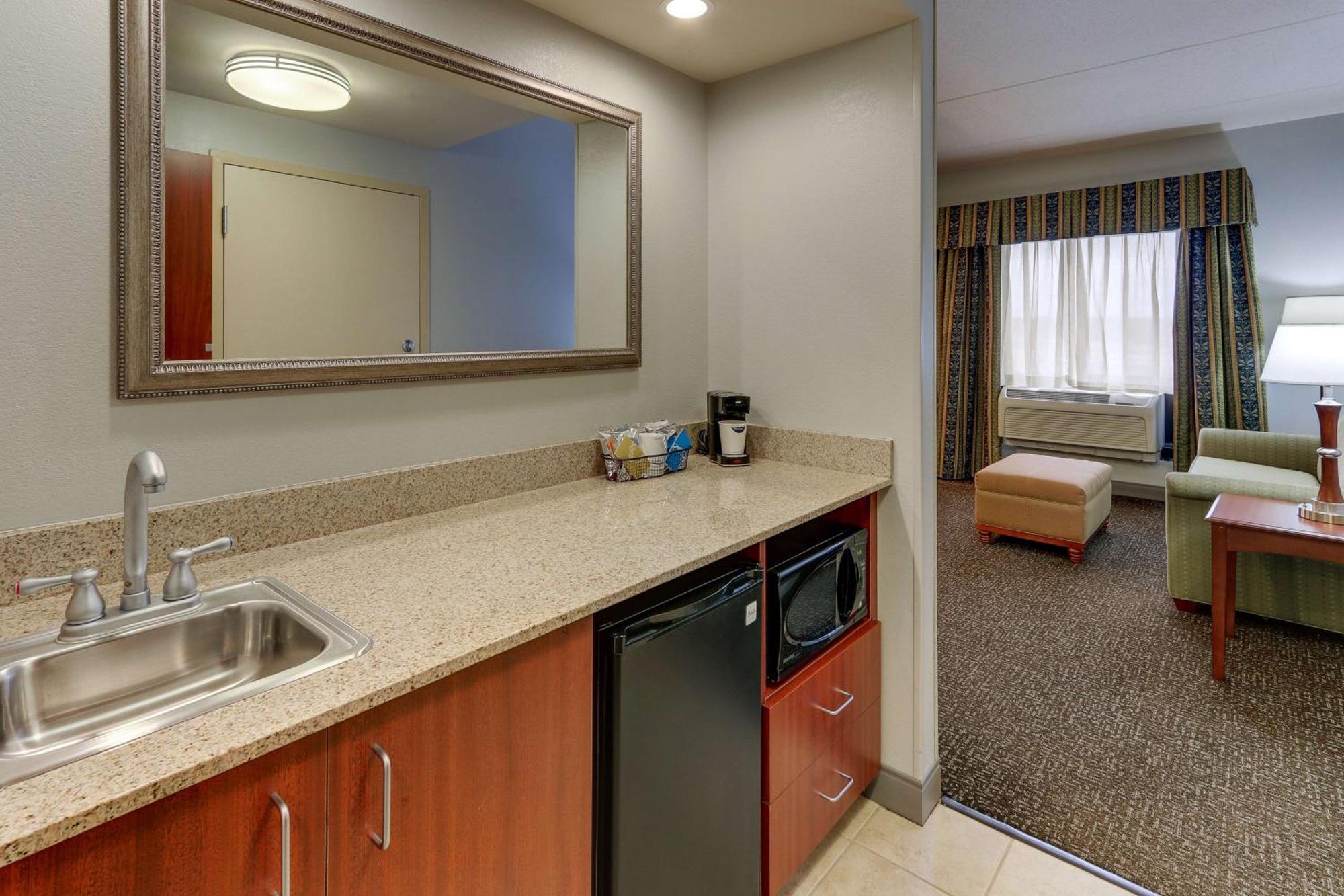 Hampton Inn & Suites Indianapolis-Airport Екстер'єр фото