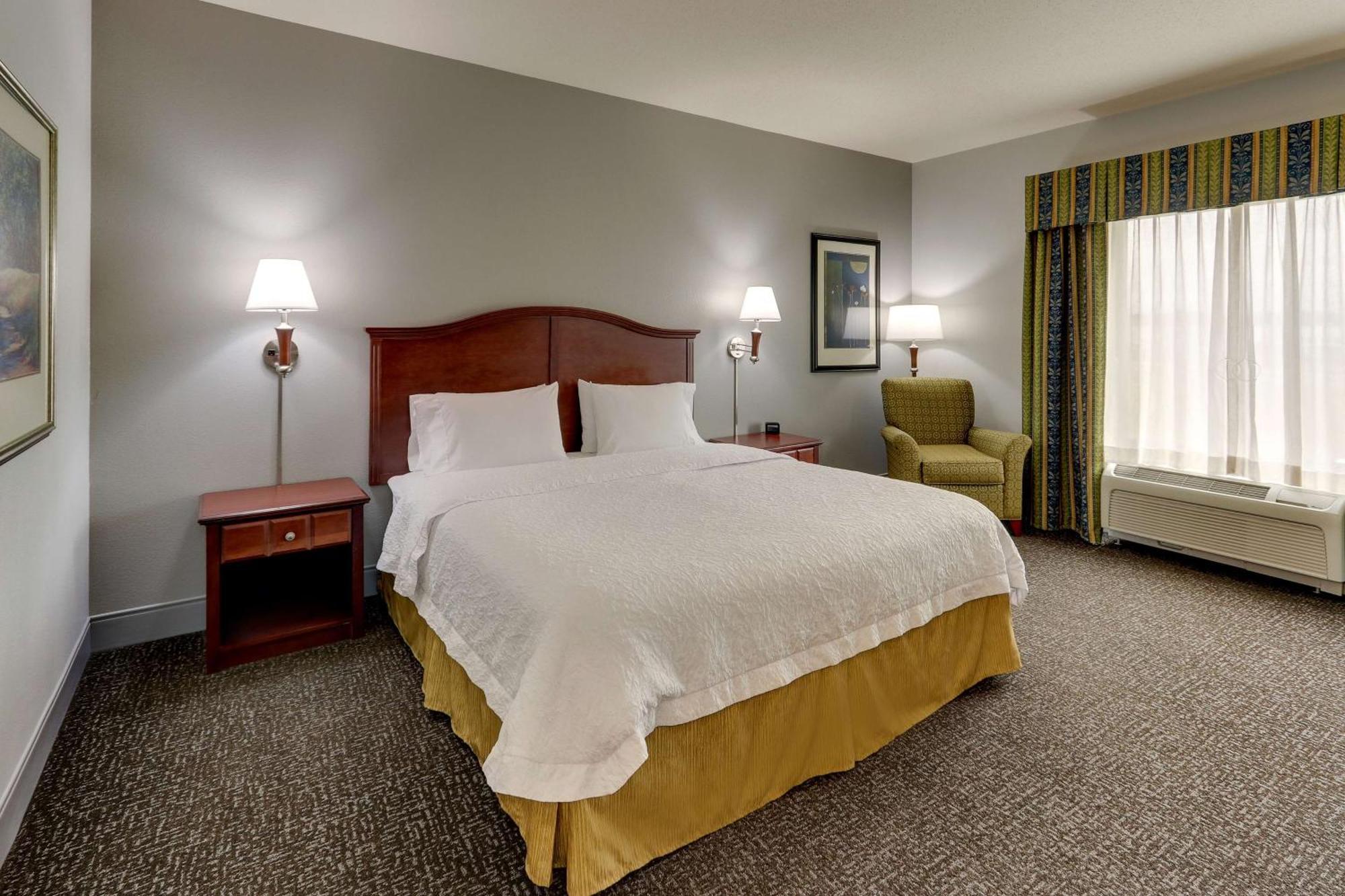 Hampton Inn & Suites Indianapolis-Airport Екстер'єр фото