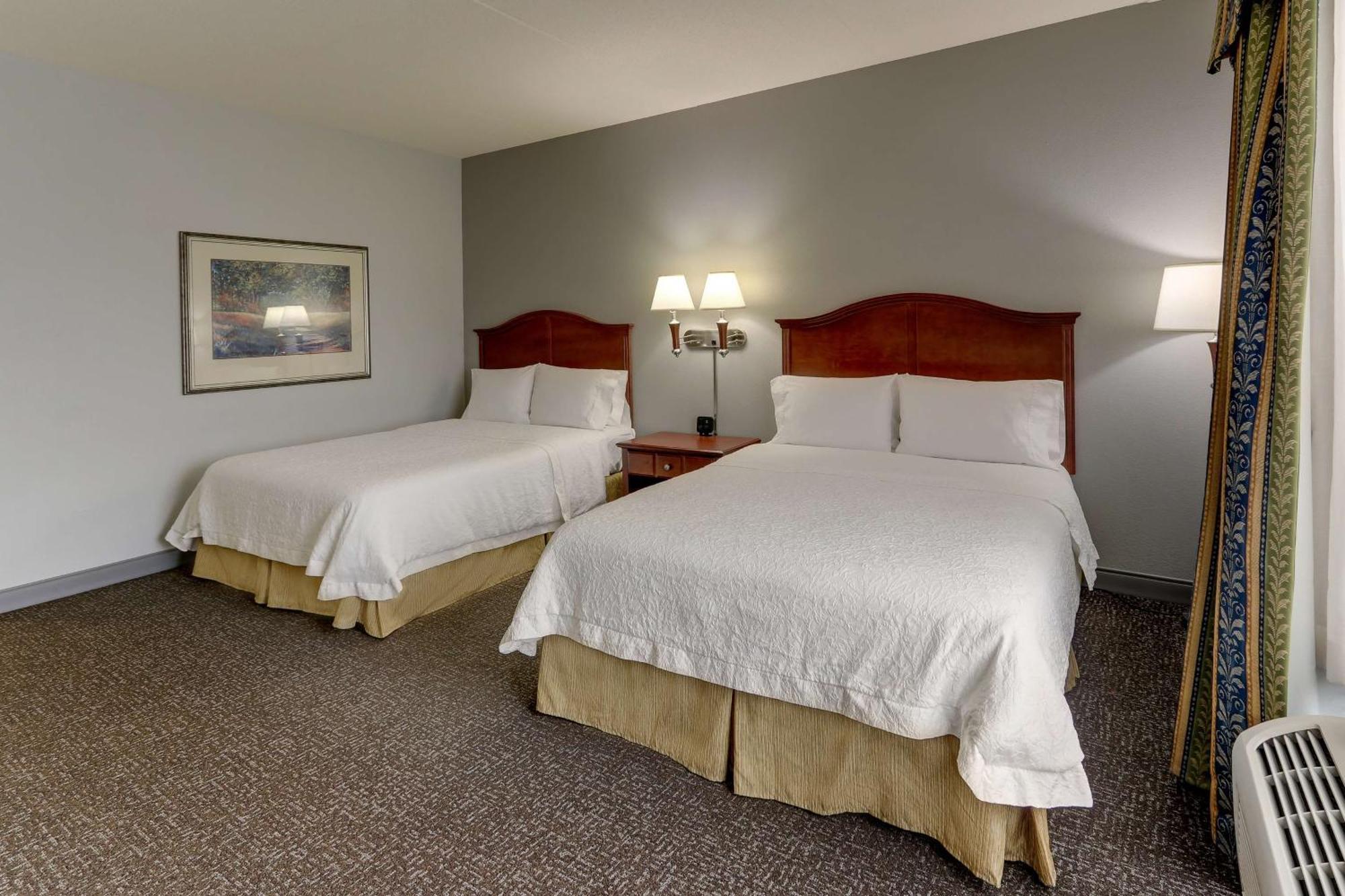 Hampton Inn & Suites Indianapolis-Airport Екстер'єр фото