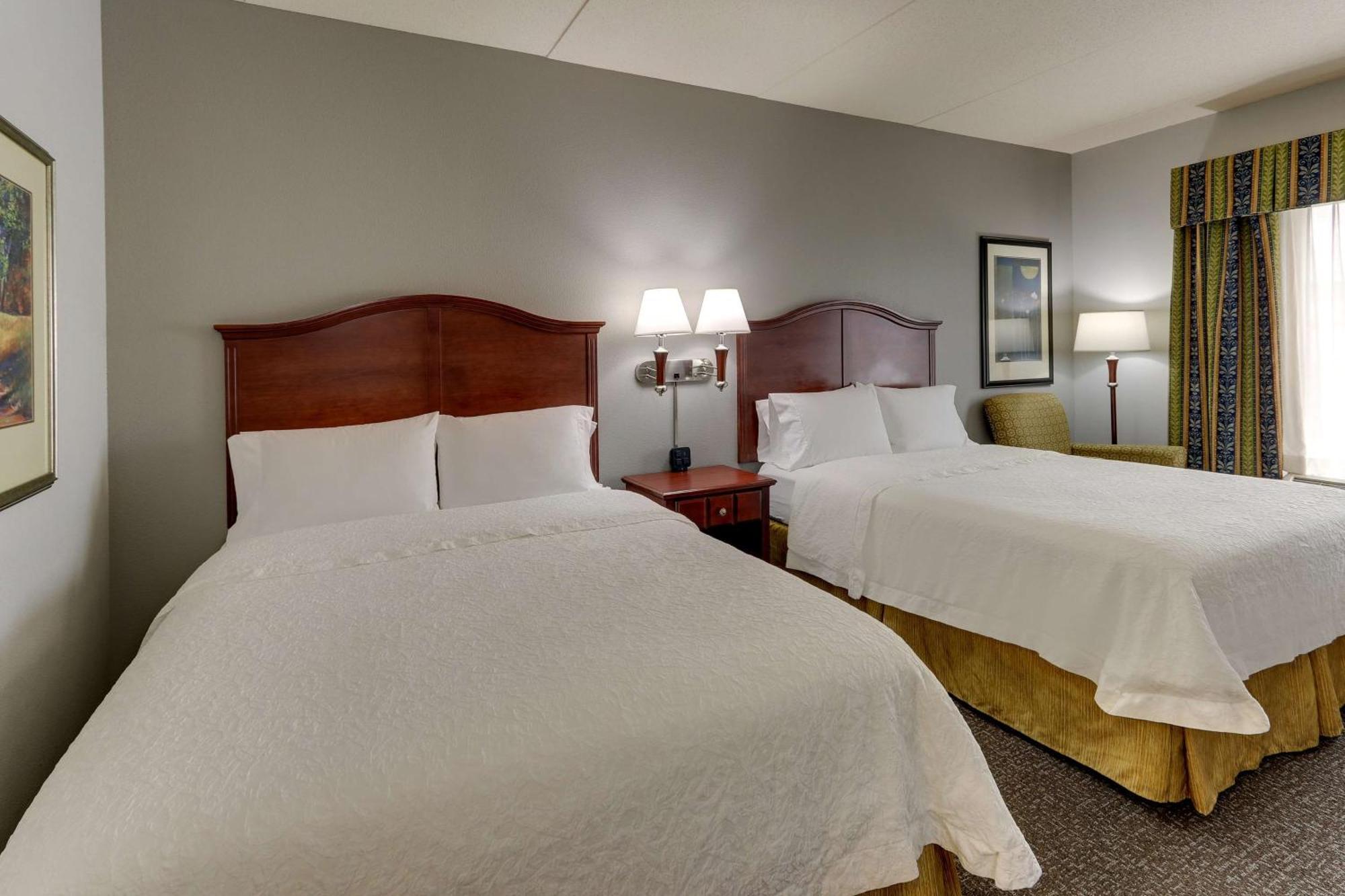 Hampton Inn & Suites Indianapolis-Airport Екстер'єр фото