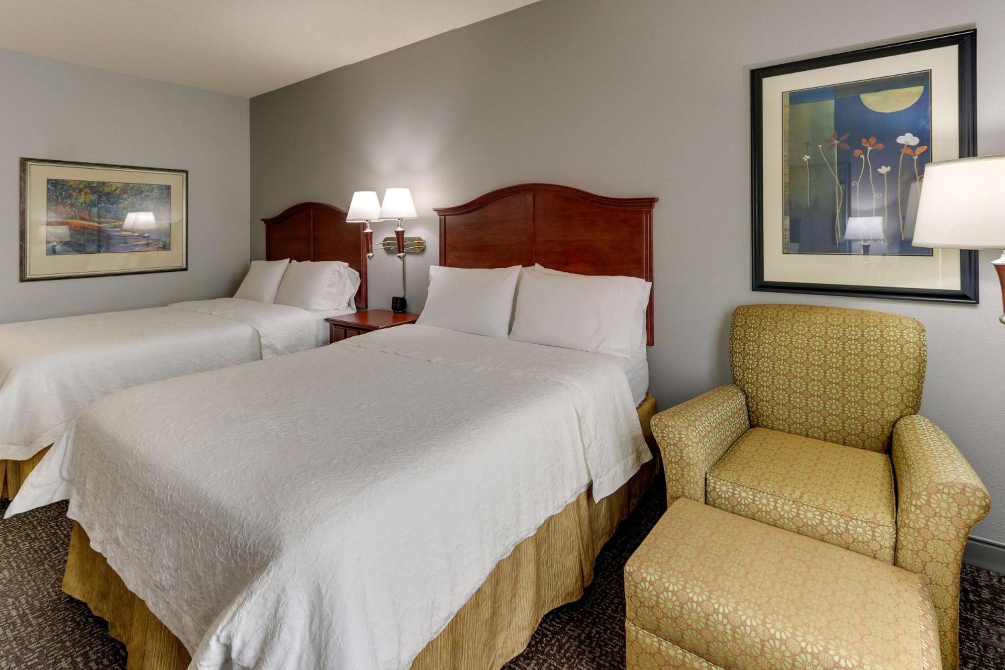 Hampton Inn & Suites Indianapolis-Airport Екстер'єр фото