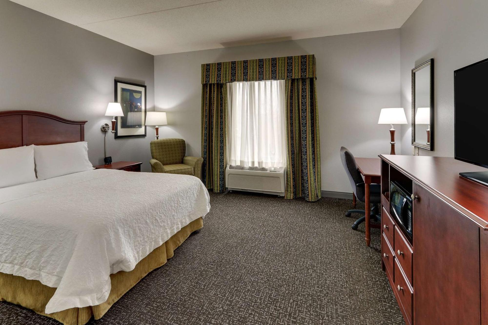 Hampton Inn & Suites Indianapolis-Airport Екстер'єр фото