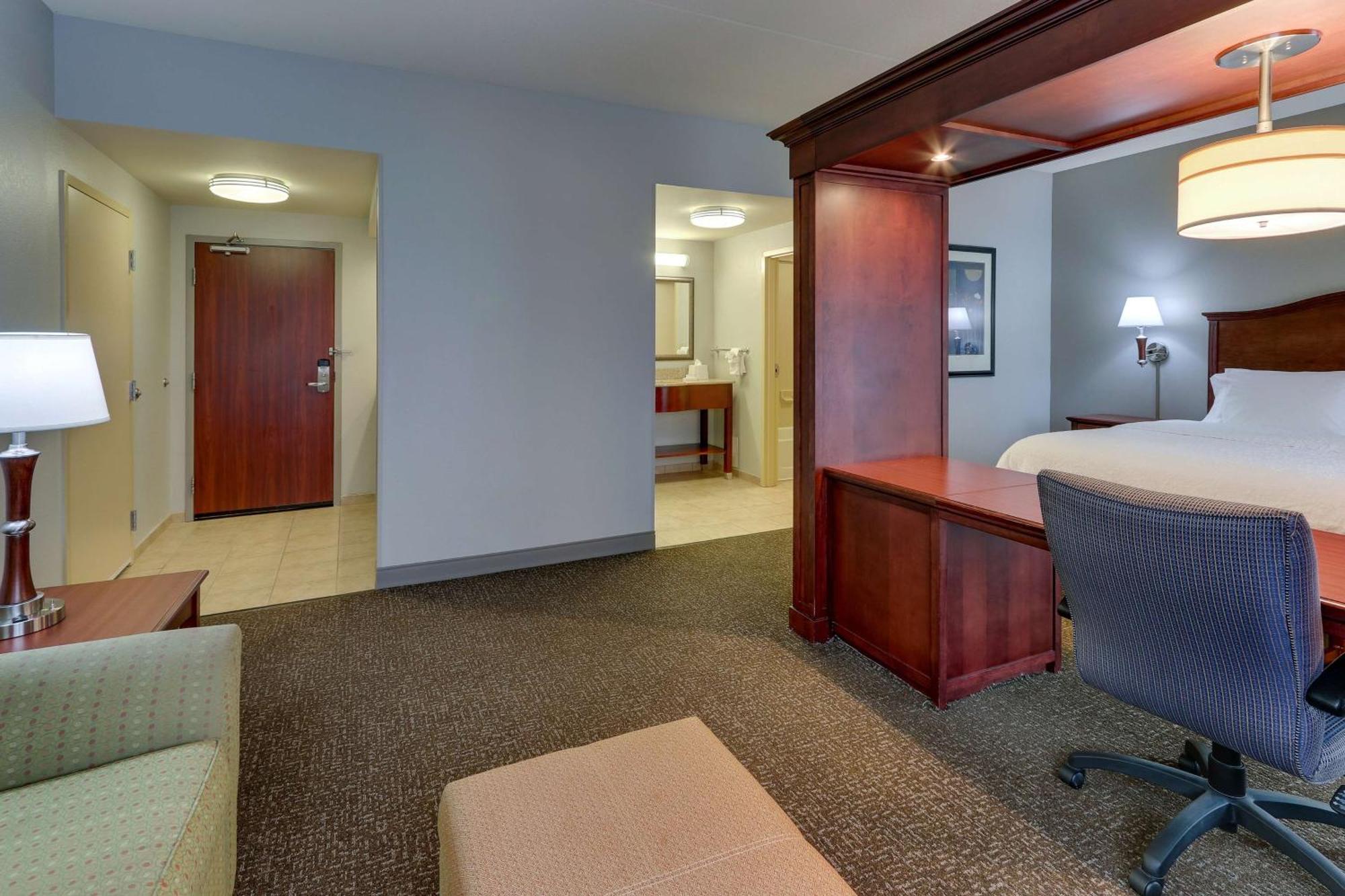 Hampton Inn & Suites Indianapolis-Airport Екстер'єр фото